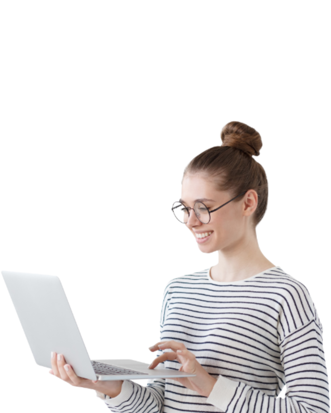 Étudiante heureuse de suivre sa formation immobilier gestion Copropriété via écoris ONLINE.